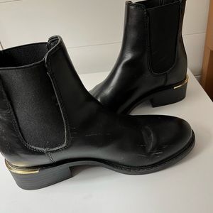 Steve Madden black leather Chelsea booties
